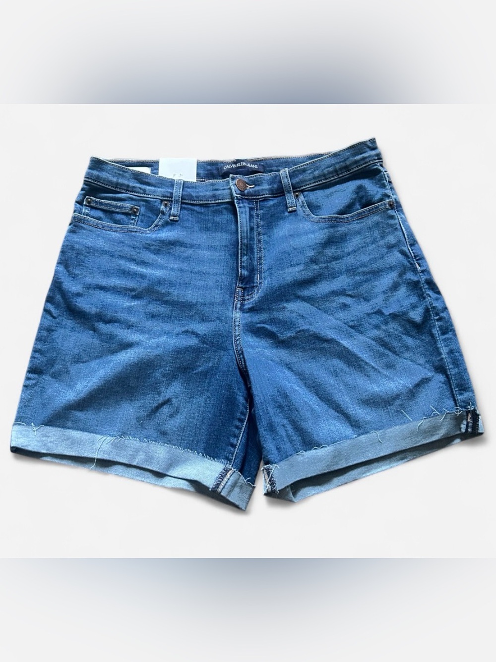 Clavin Klein Jean Shorts in the Size 10 for women- blue
(BRAND NEW)